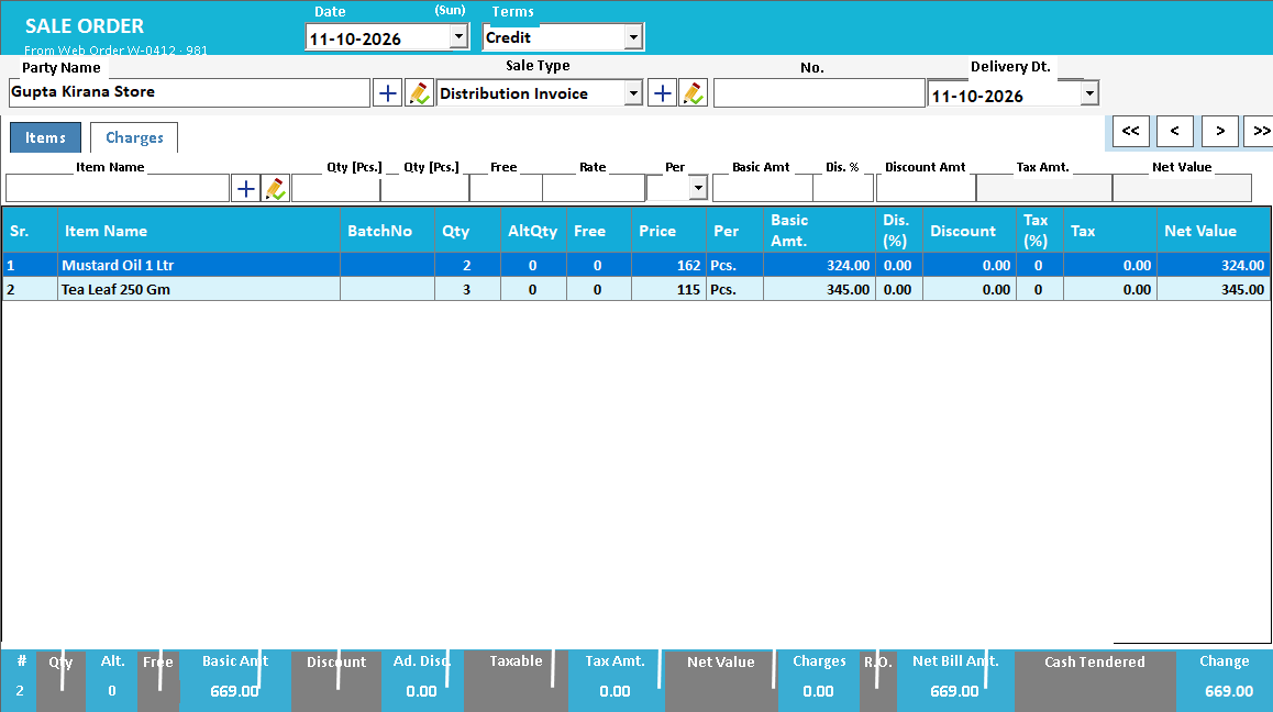The Sale Order opened from a web order: party filled and the item lines copied with their batch and quantity.